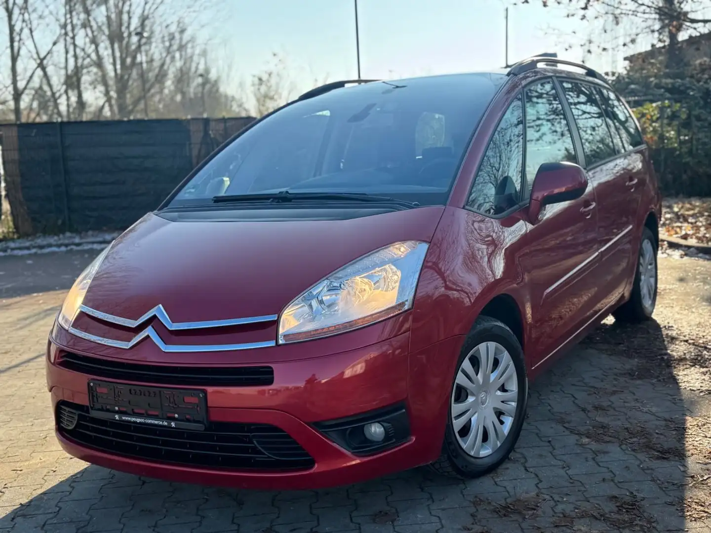 Citroen Grand C4 Picasso Tendance 7 Sitzplätze/1 Hand Rot - 1