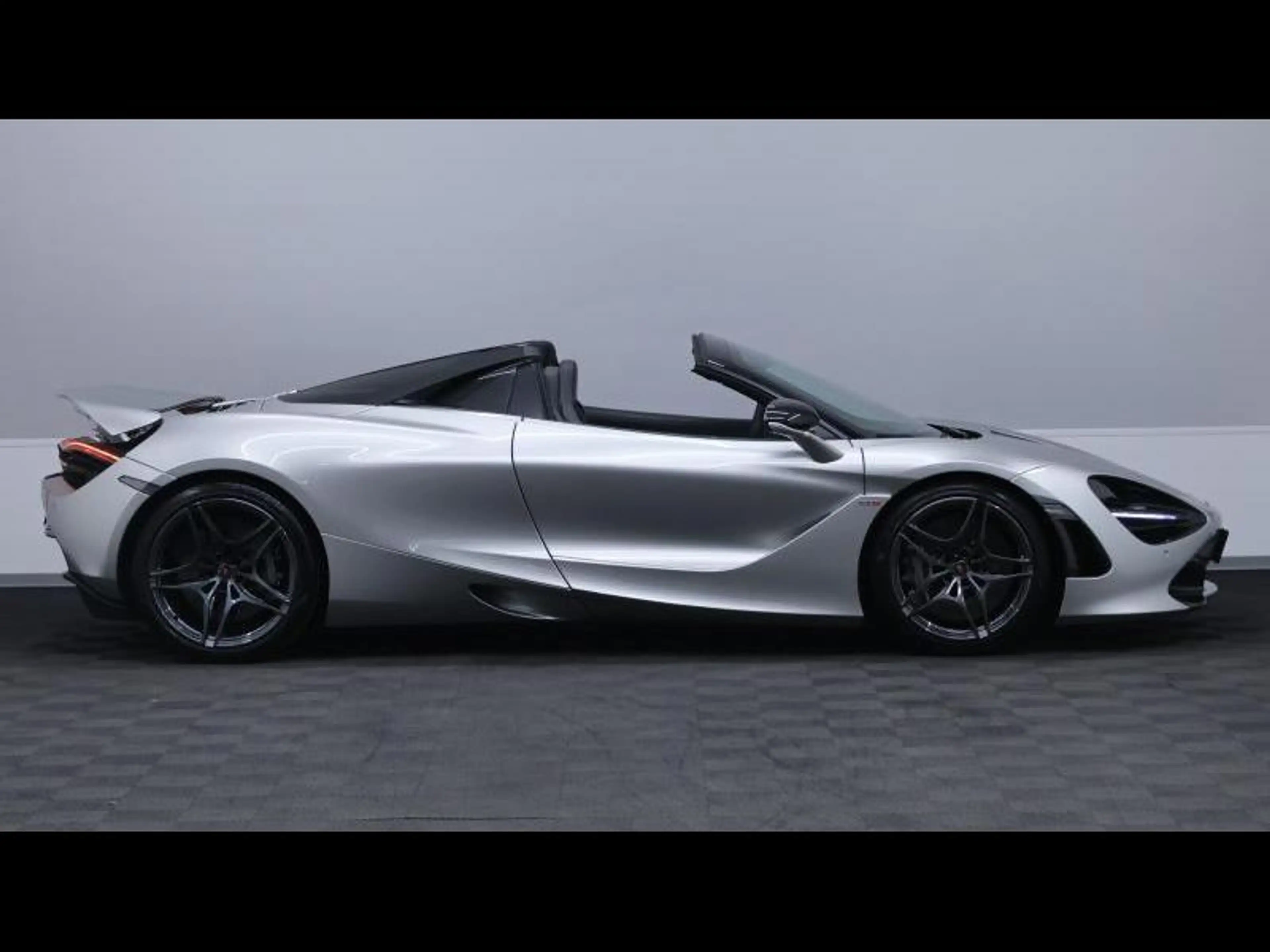 McLaren 720S Spider MSO *Supernova Silver — photo 11