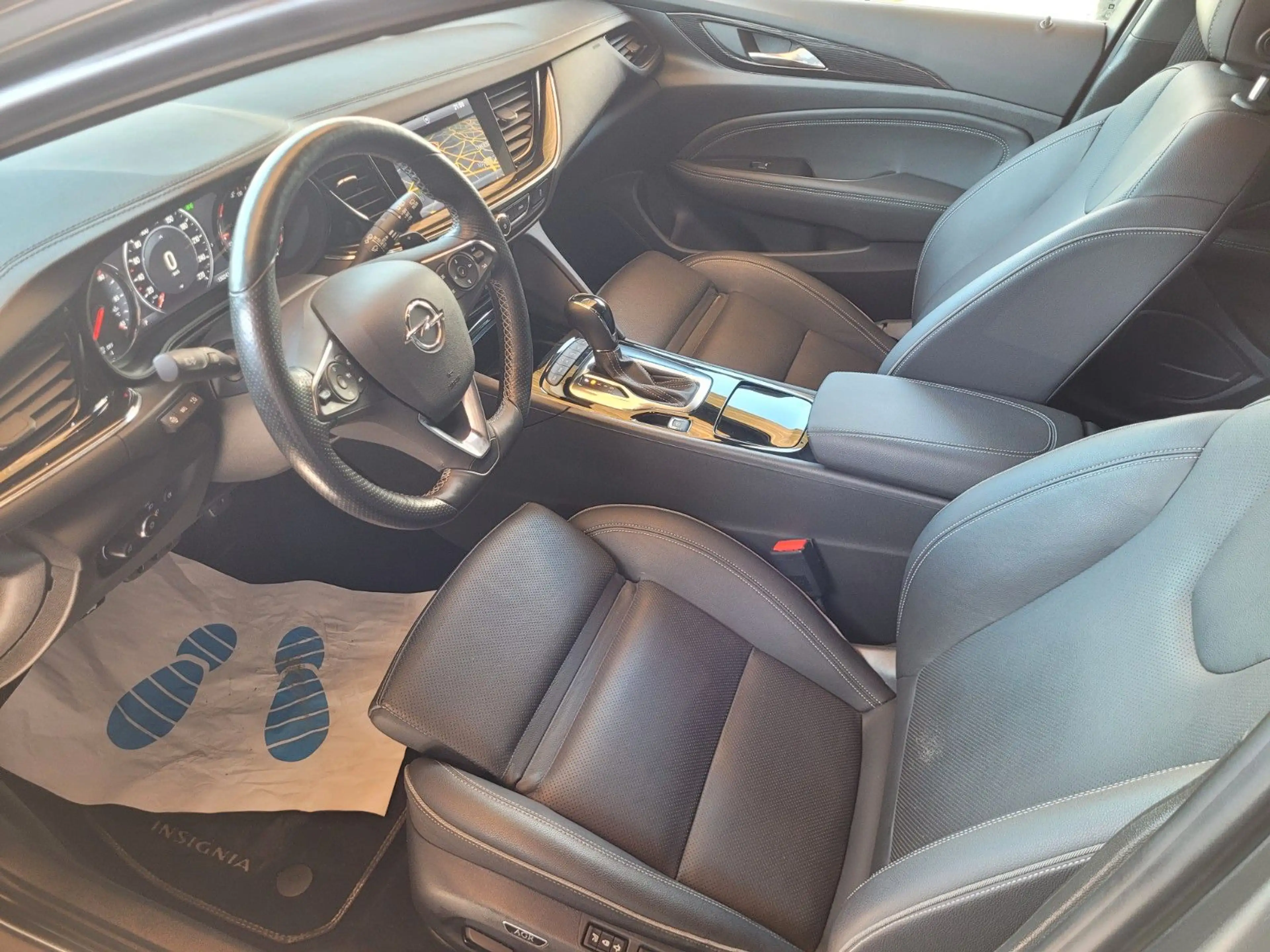 Opel Insignia INNOVATION 4x4*SCHECKHEFT°*HUD*LEDER*PANORAMA* — photo 15