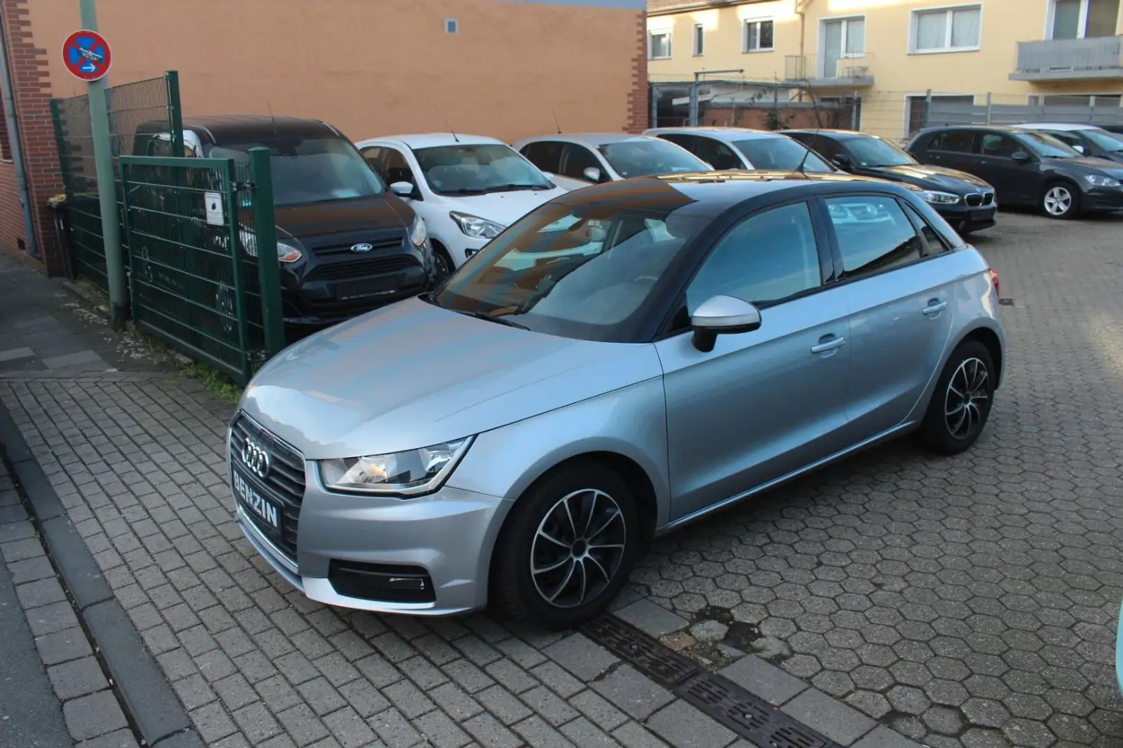 Audi A1 Sportback basis/Navi/Temp/Pdc/S.Hzg/8 Fach Argent - 1