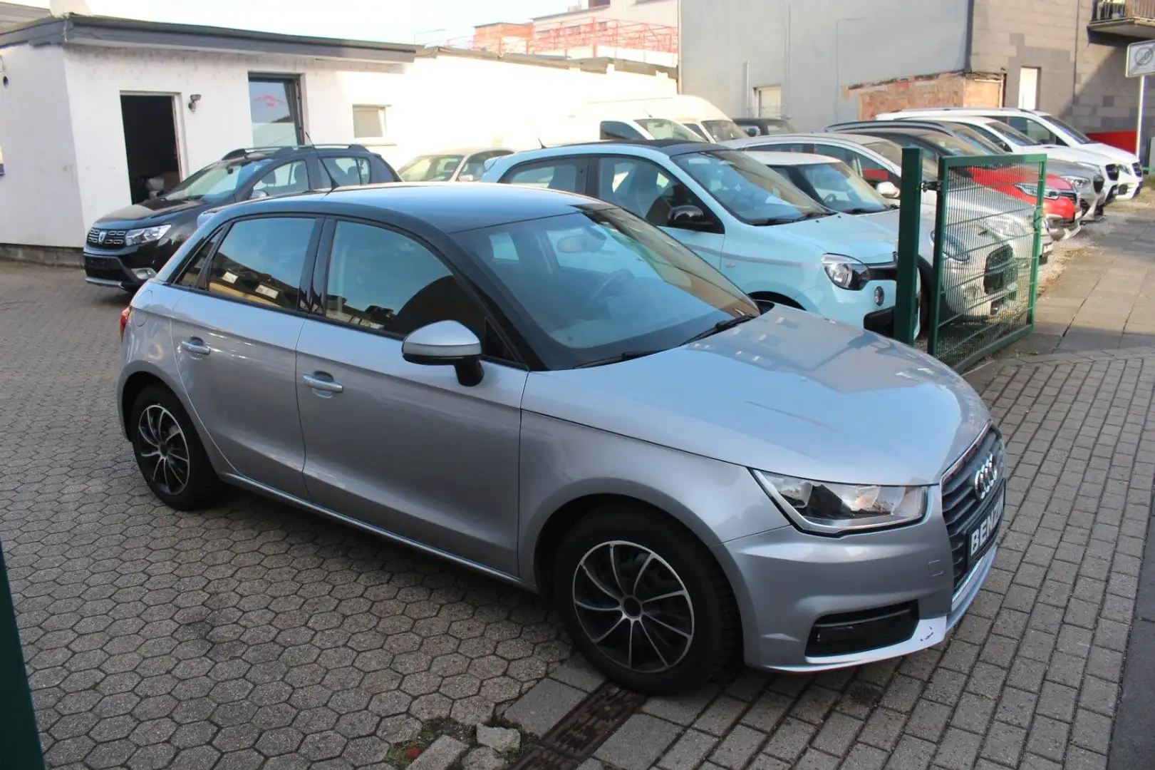 Audi A1 Sportback basis/Navi/Temp/Pdc/S.Hzg/8 Fach Argent - 2