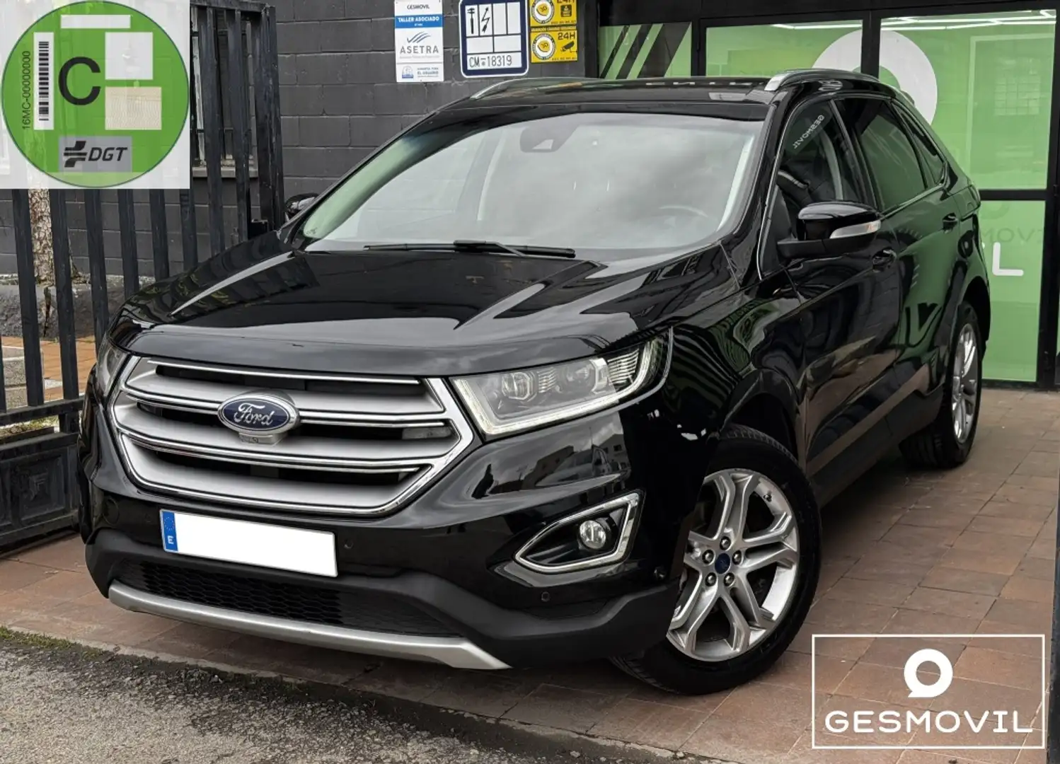 Ford Edge 2.0TDCi Titanium 4x4 PowerShift 210 Schwarz - 1