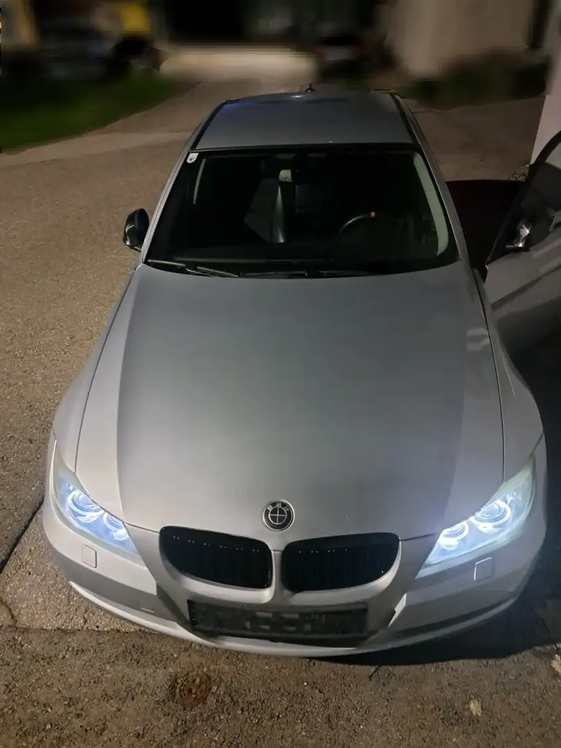 BMW 320 E90 M47 - Gepflegt Silber - 1