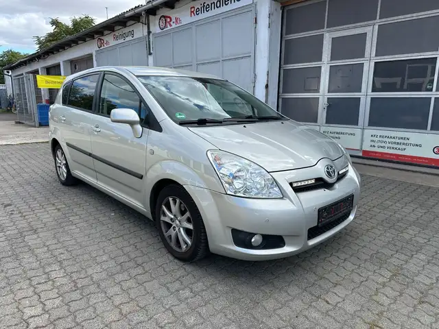 Toyota Corolla Verso 2.2 D-4D Team Klimaauto AHK