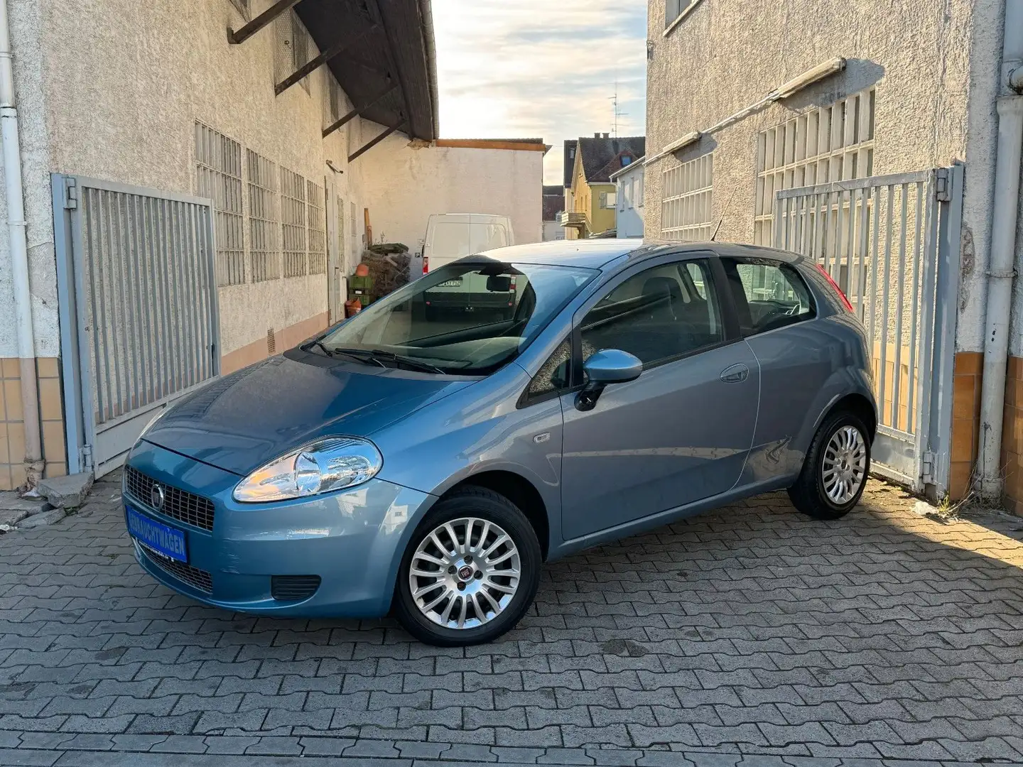 Fiat Grande Punto 1.4 8V Dynamic*Autom.*Klima*1.Hd*Tü Bleu - 1