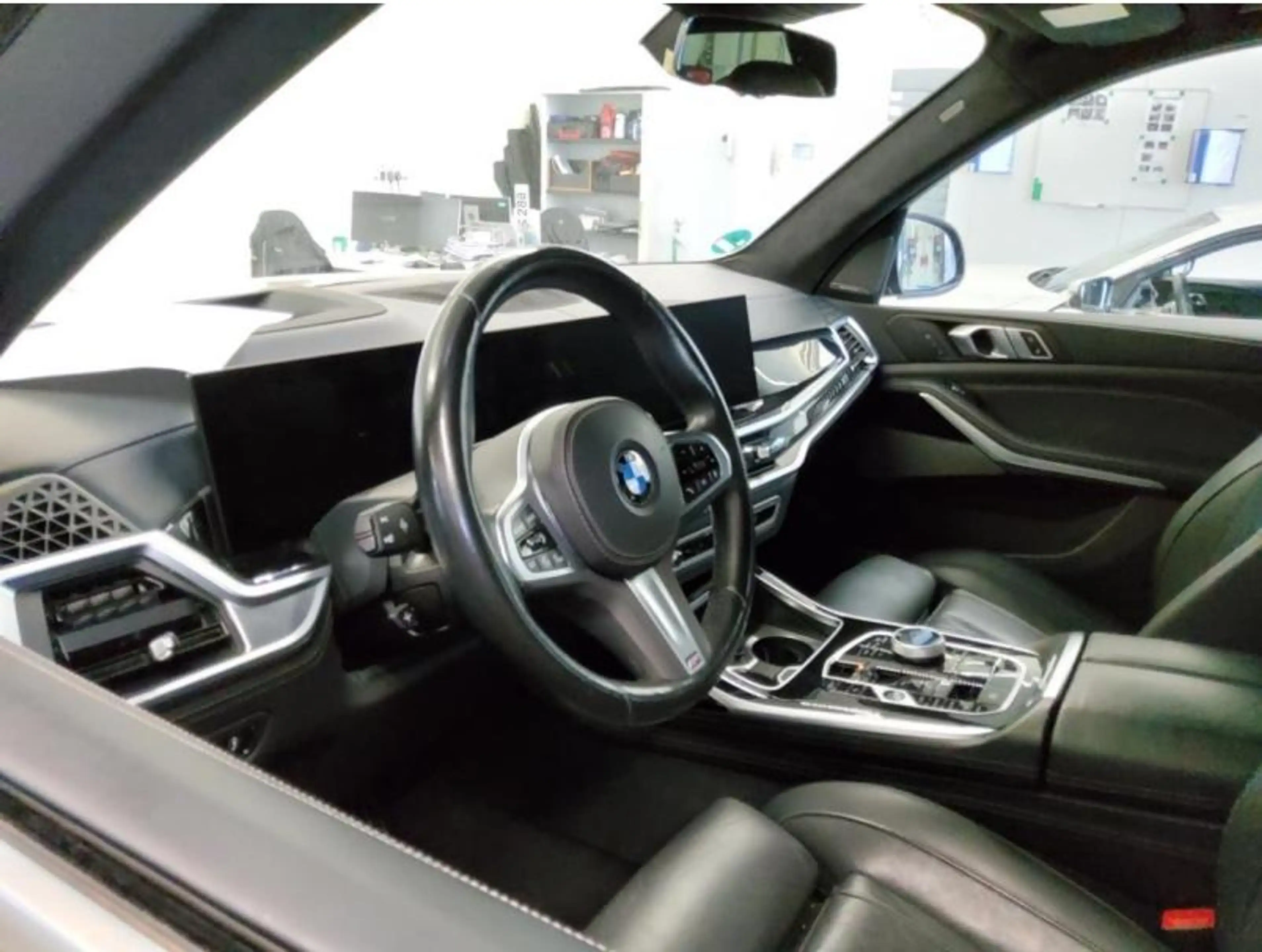 BMW X7 xDrive40d M Sport HUD*PANO*AHK*KEYLESS*LED — photo 3