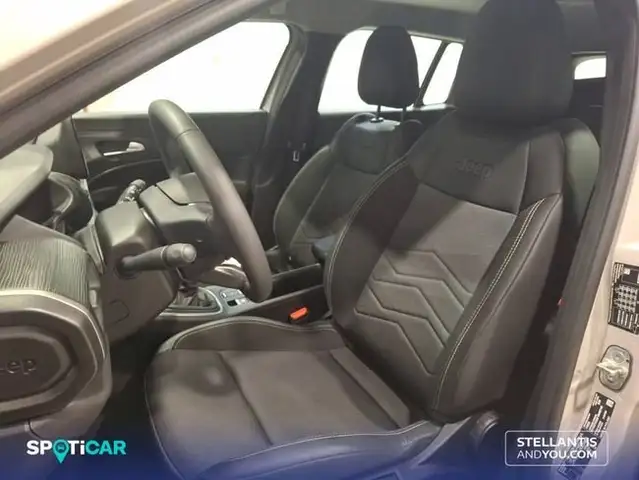 Jeep Avenger view 9