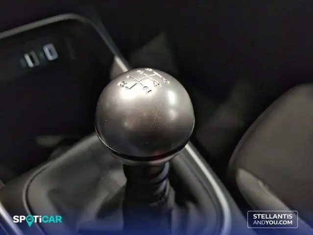 Jeep Avenger view 17