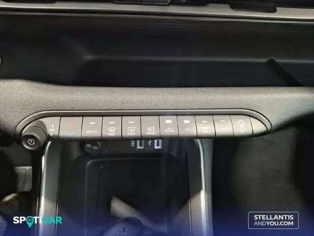 Jeep Avenger view 18