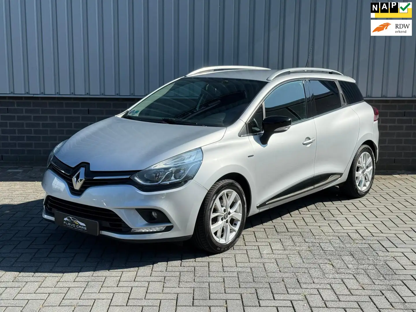 Renault Clio Estate 0.9 TCe Limited |Navi|CruisCtrl|Keyless|Sta Grijs - 1