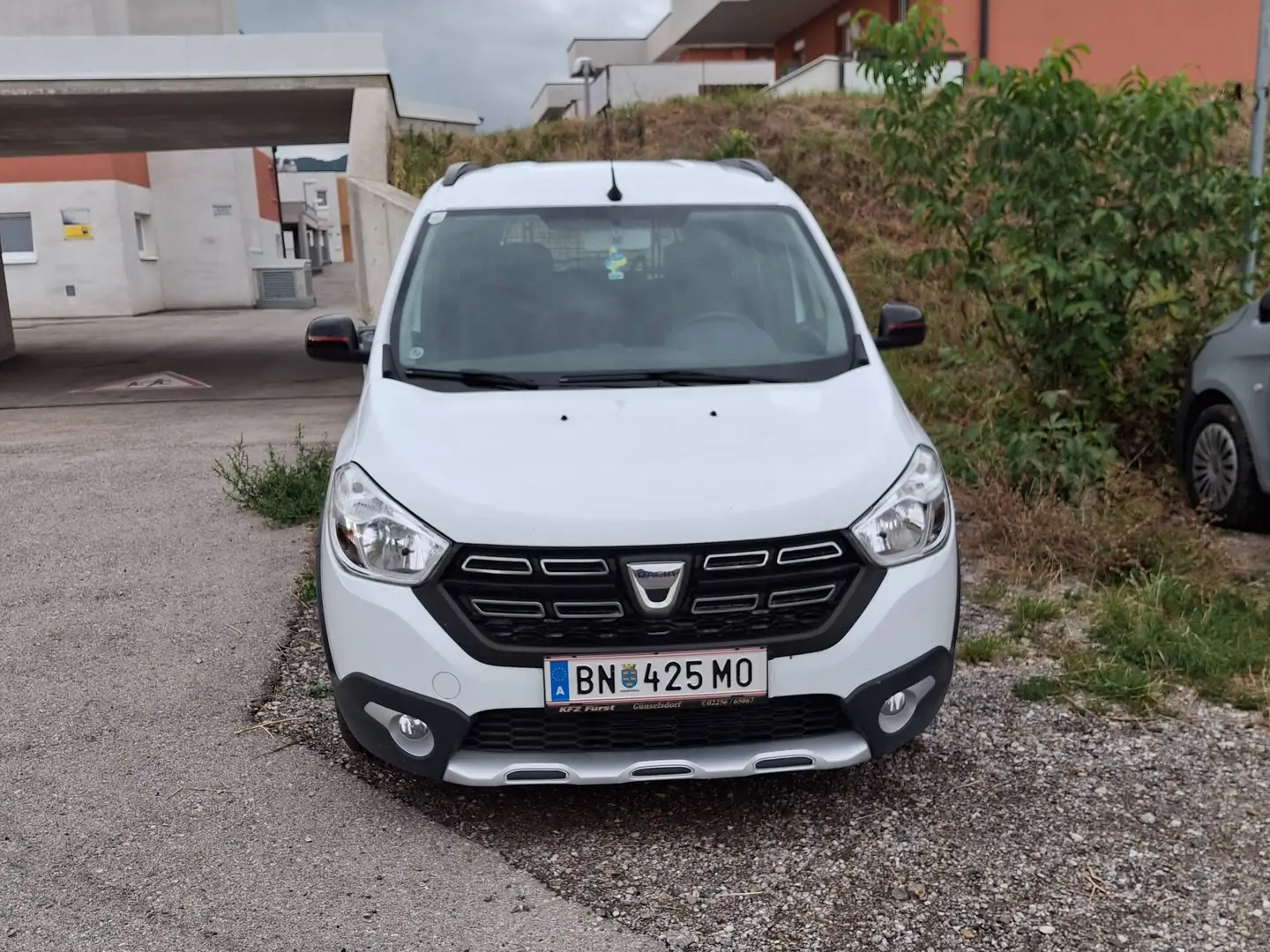Dacia Lodgy Lodgy Stepway Charisma SCe 100 S Weiß - 2