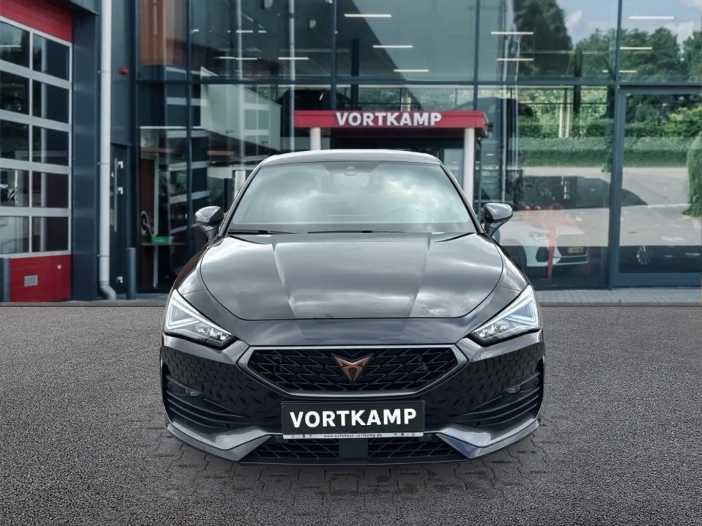 CUPRA Leon 1.4 TSI DSG VZ E-HYBRID CAMERA/NAVI/CARPLAY/ACC/ST Zwart - 2