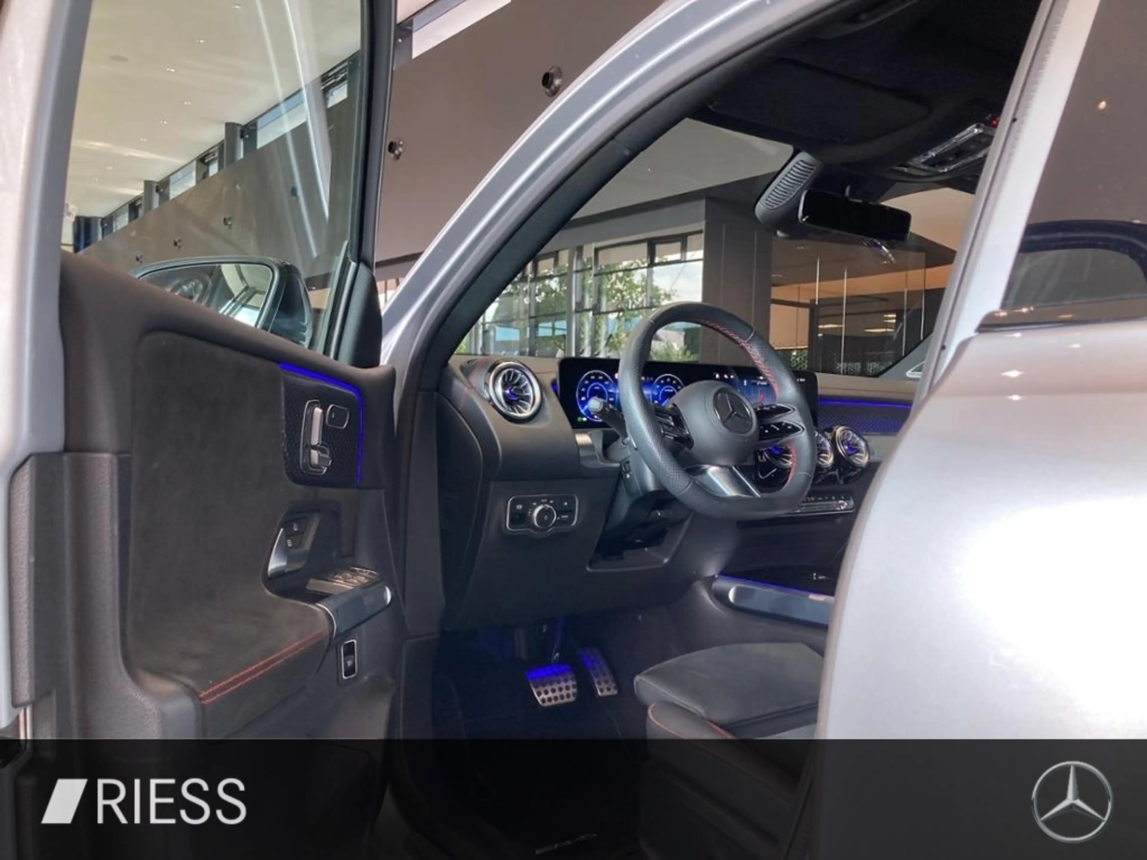 Mercedes-Benz EQB 350 4M AMG PREM. PANO FAHRASSIST GUARD NIGHT — photo 6
