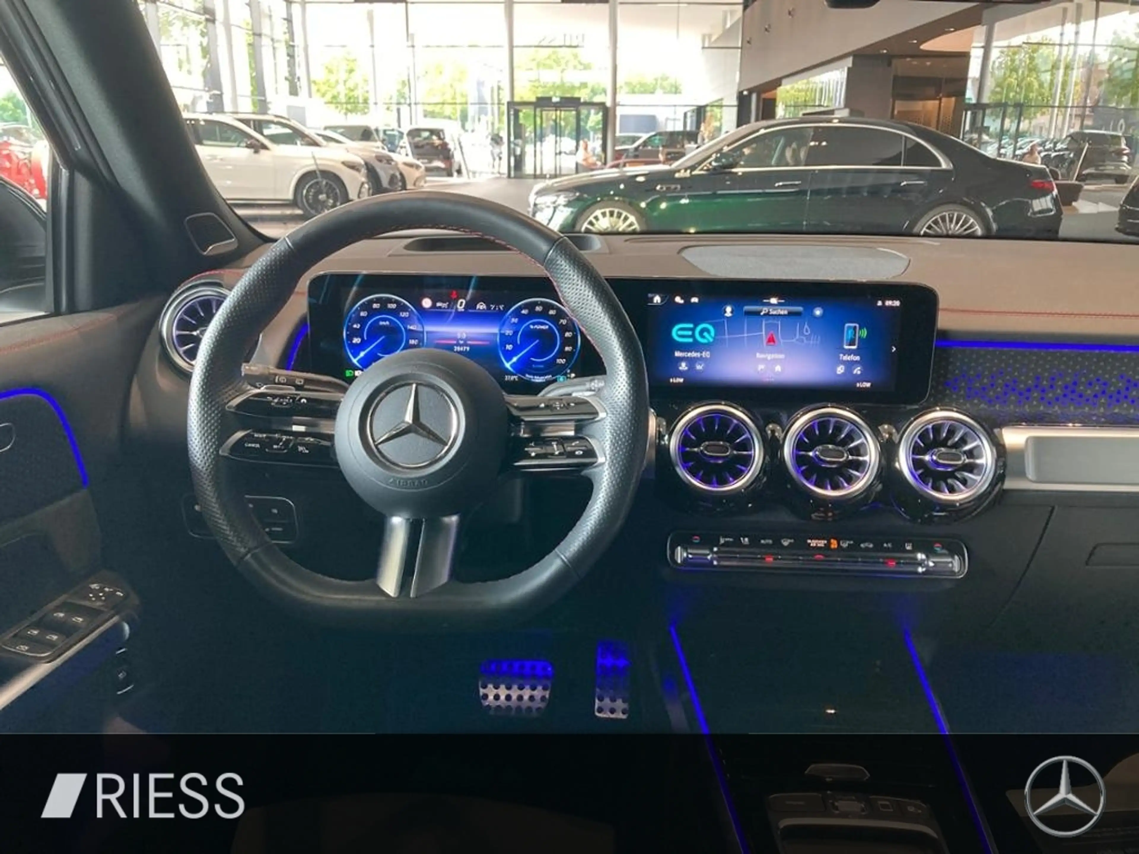 Mercedes-Benz EQB 350 4M AMG PREM. PANO FAHRASSIST GUARD NIGHT — photo 11