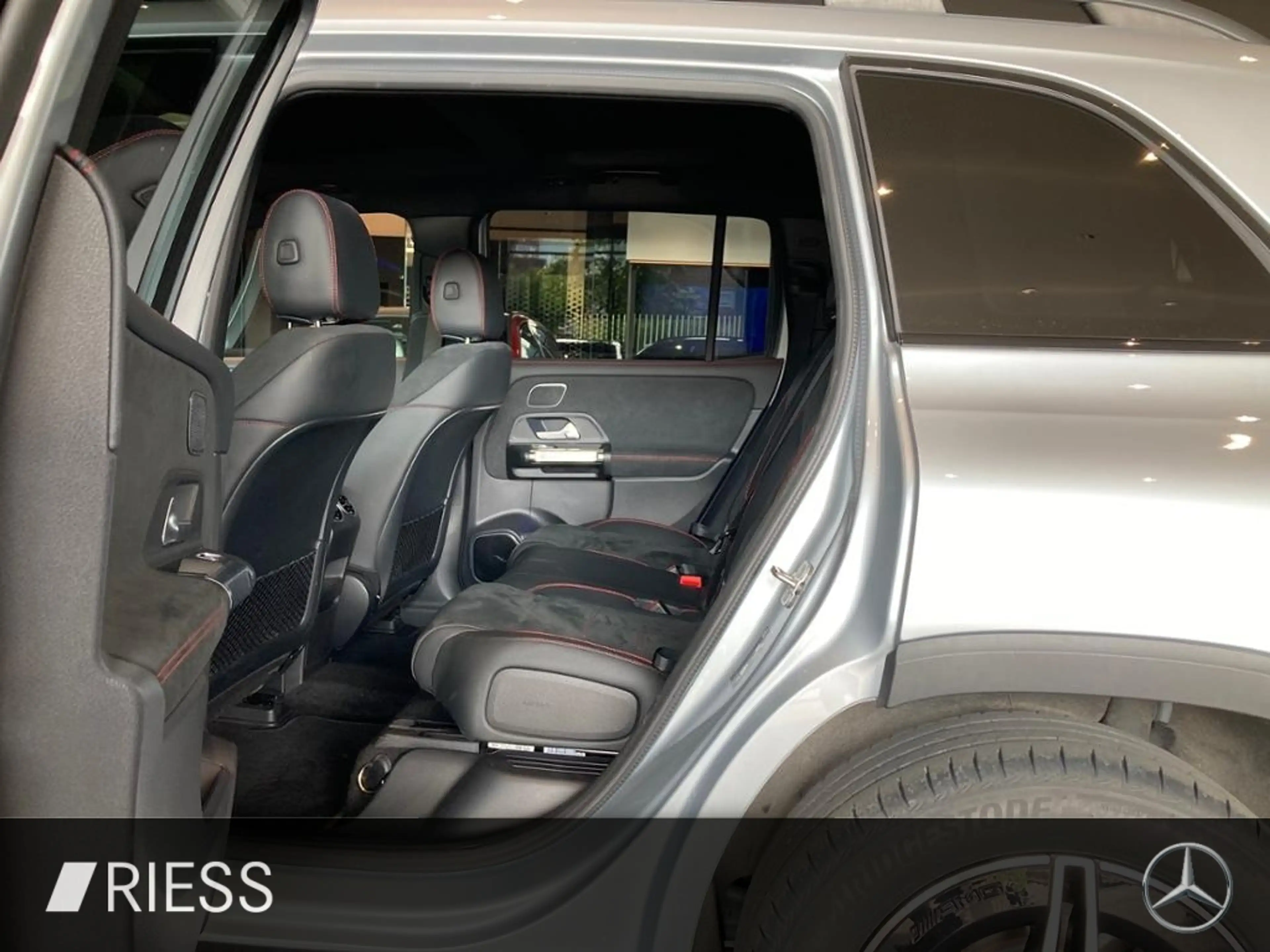 Mercedes-Benz EQB 350 4M AMG PREM. PANO FAHRASSIST GUARD NIGHT — photo 9
