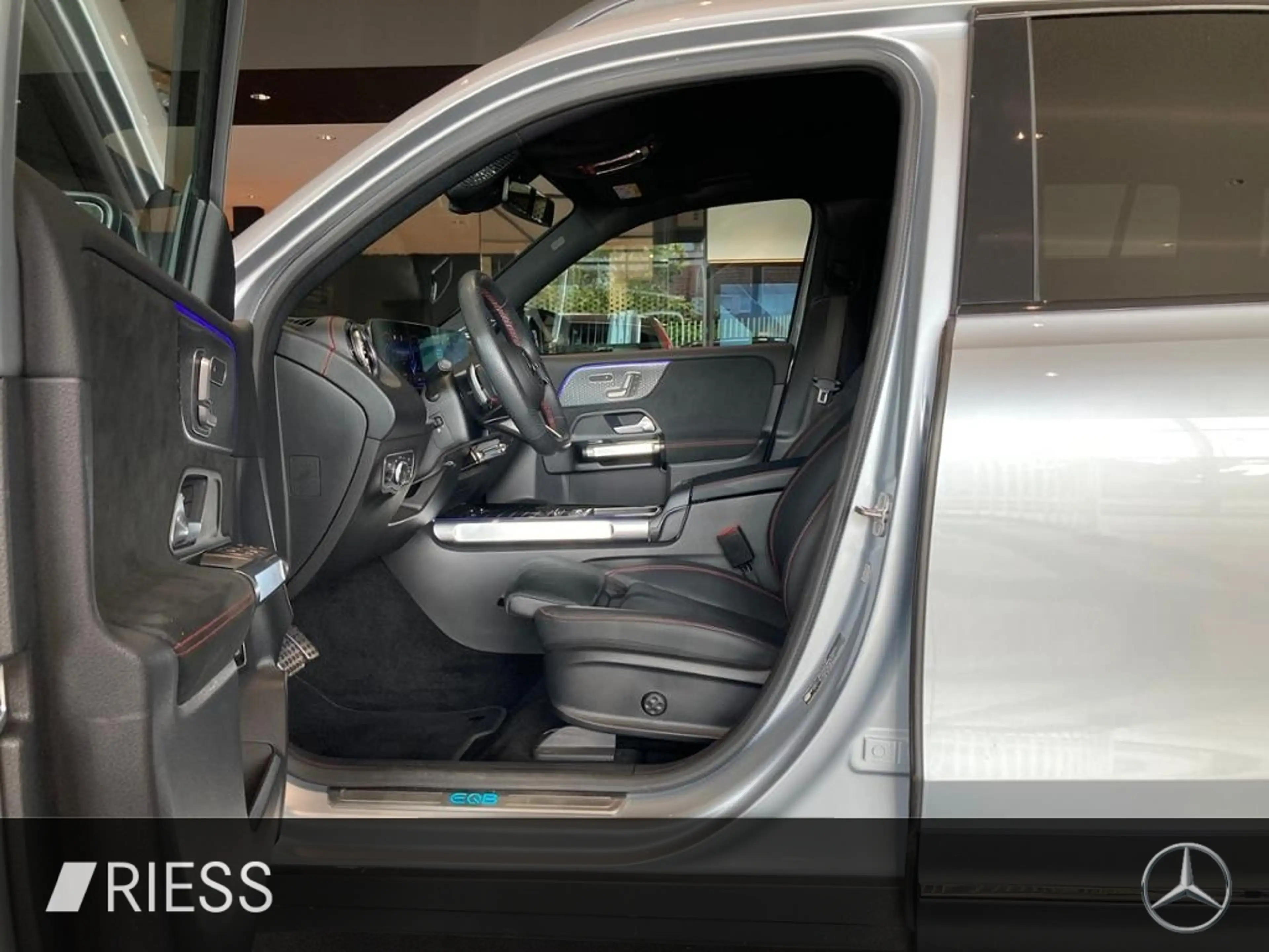 Mercedes-Benz EQB 350 4M AMG PREM. PANO FAHRASSIST GUARD NIGHT — photo 7