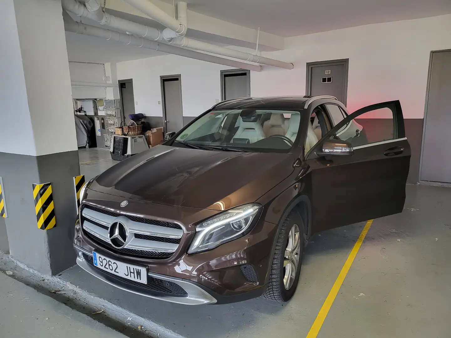 Mercedes-Benz GLA 200 GLA 200CDI Urban Urban Marrón - 1