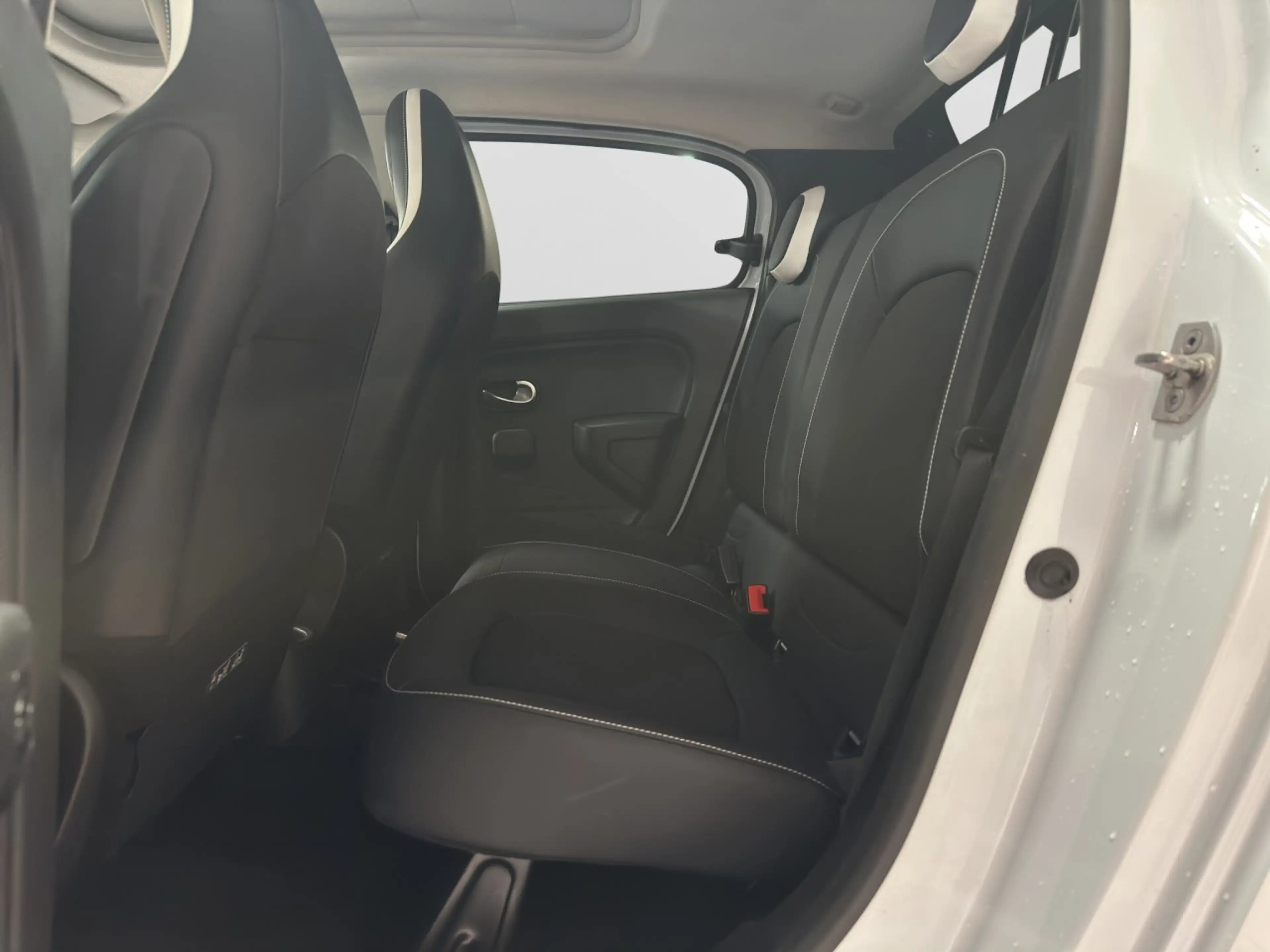 Renault Twingo Urban Night Electric mit Faltschiebedach! Klima — photo 14