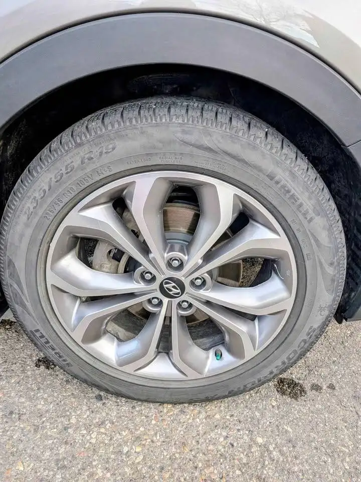 Hyundai SANTA FE снимка Hyundai SANTA FE