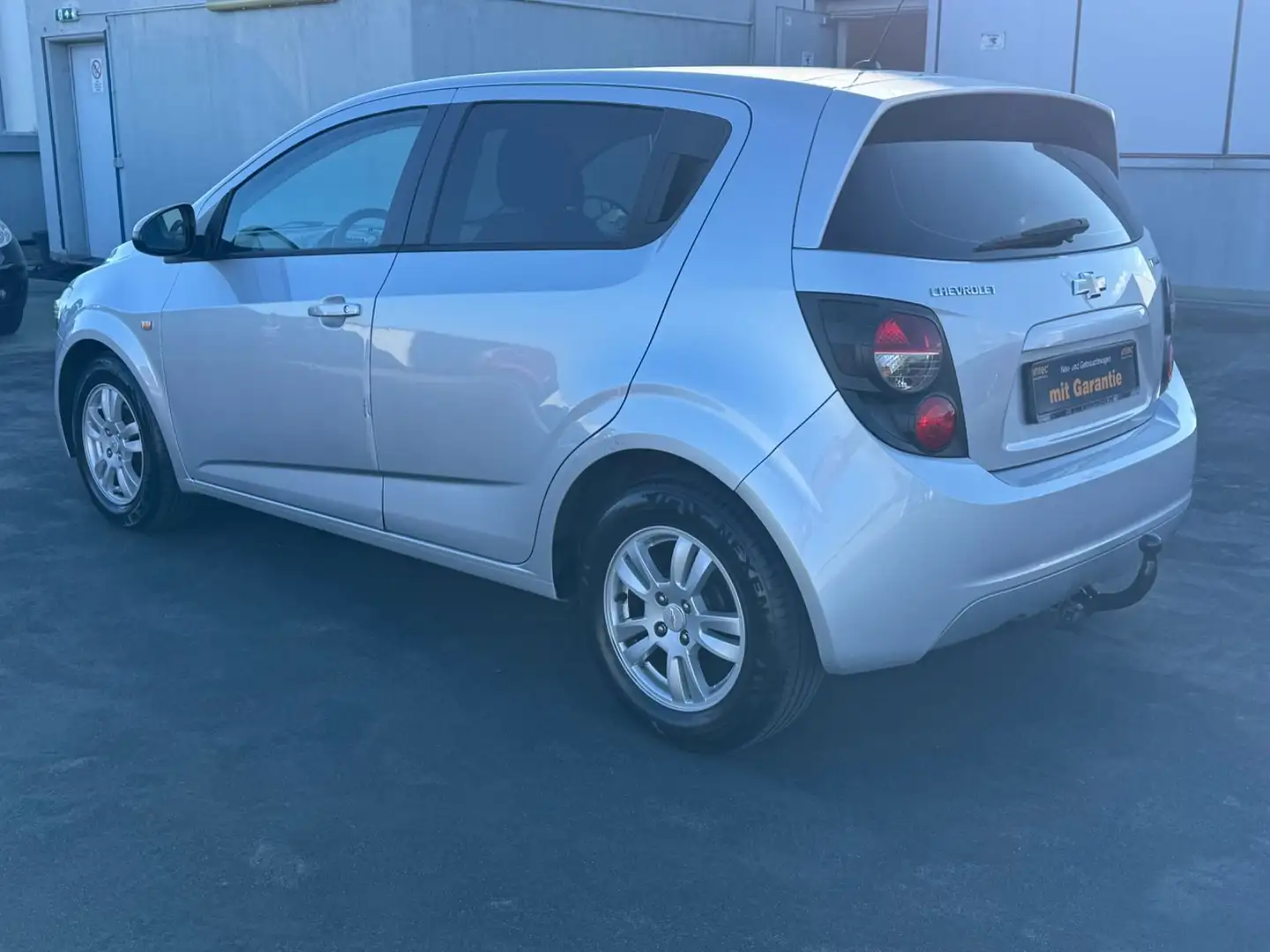 Chevrolet Aveo Schrägheck LT+ 1.4 74 kw Klima AHK Grau - 2