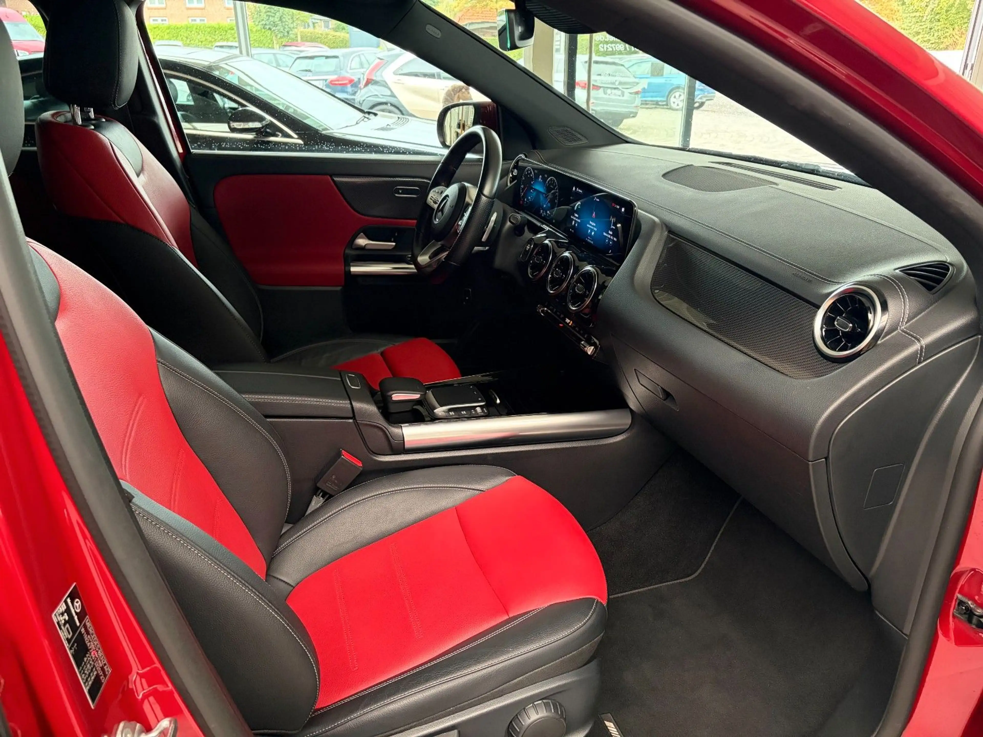 Mercedes-Benz GLA 250 e AMG-Line/AHK/DISTRO/LEDER/STANDH./DAB — photo 12