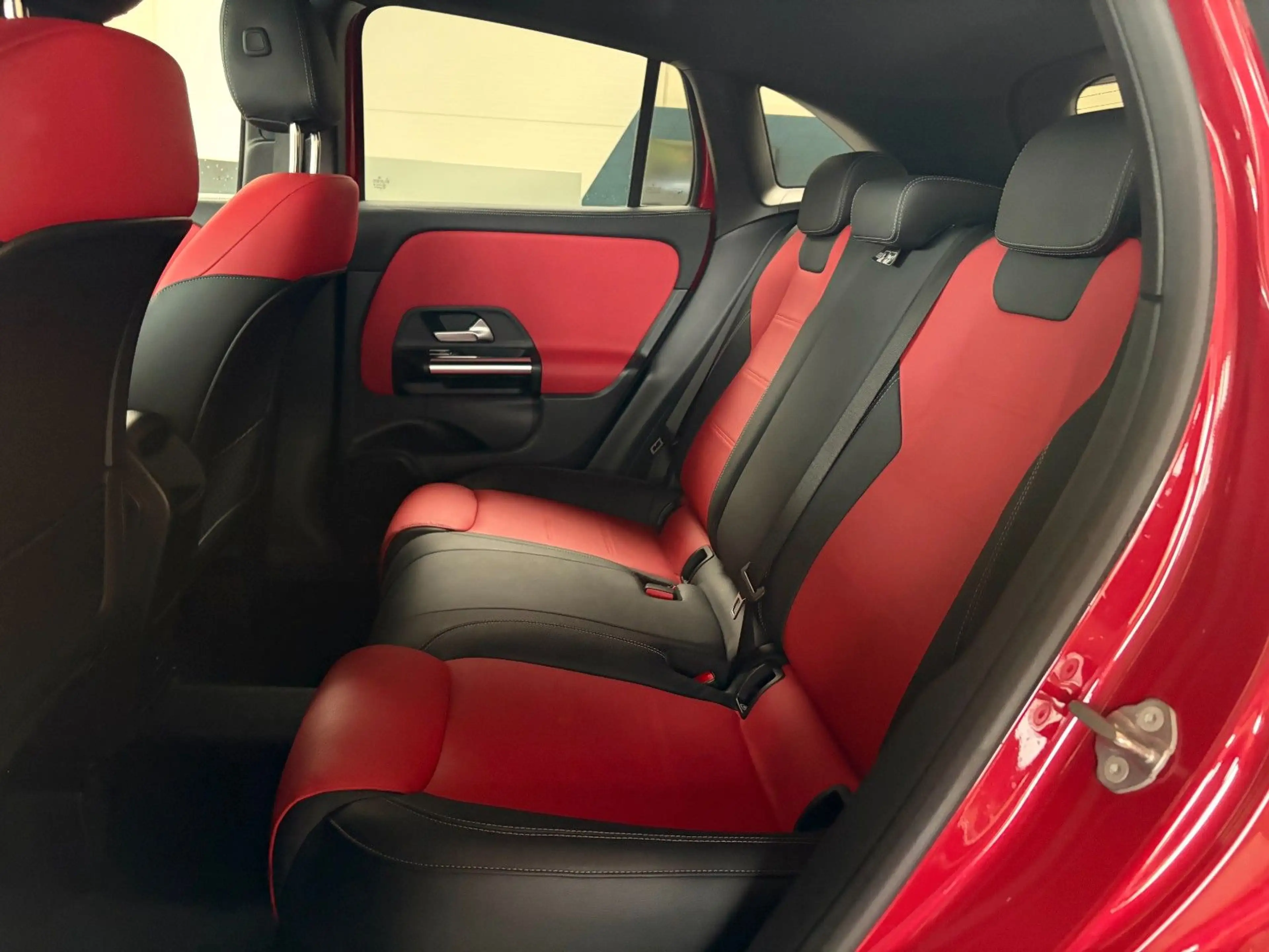 Mercedes-Benz GLA 250 e AMG-Line/AHK/DISTRO/LEDER/STANDH./DAB — photo 9