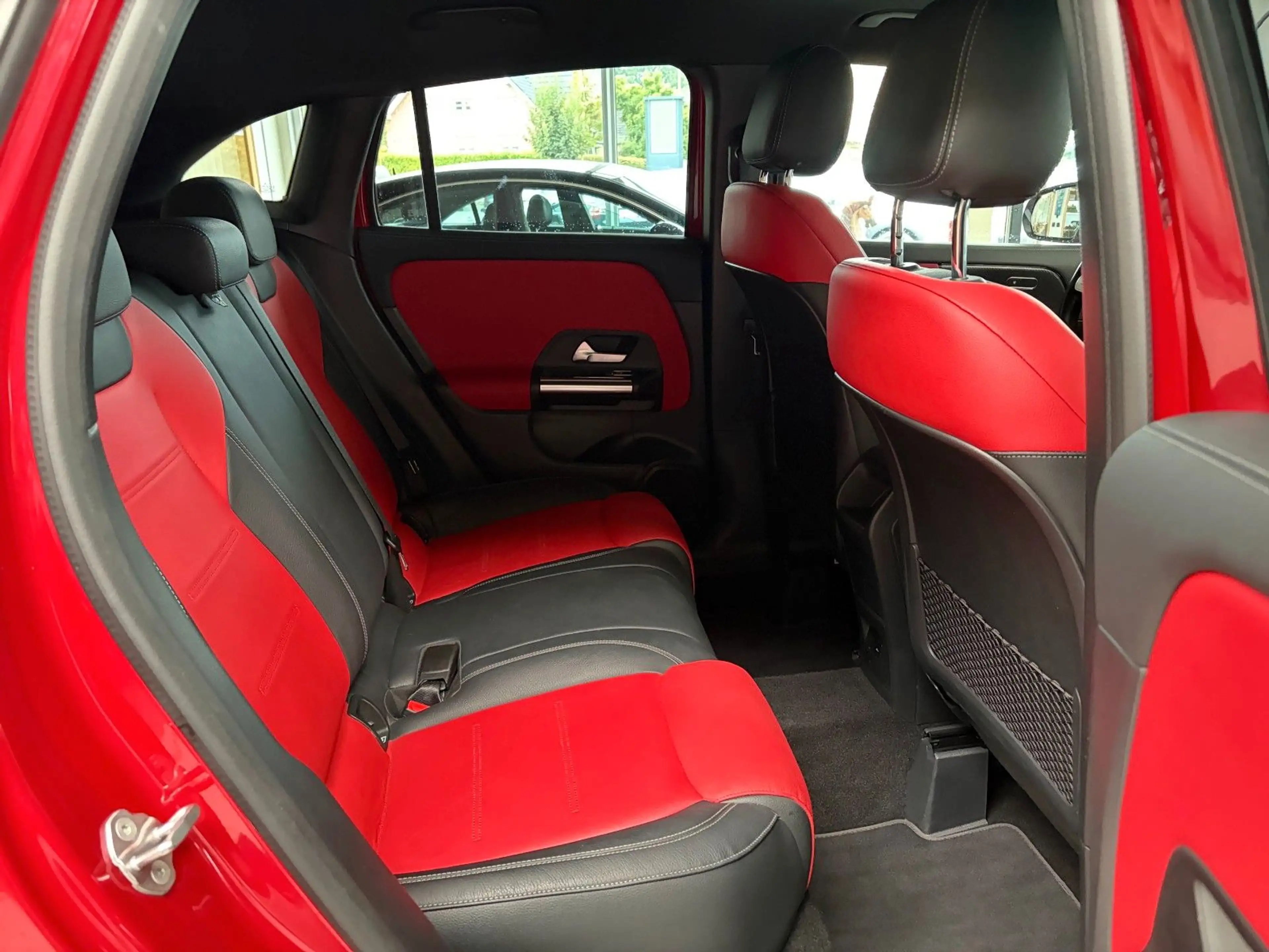 Mercedes-Benz GLA 250 e AMG-Line/AHK/DISTRO/LEDER/STANDH./DAB — photo 11
