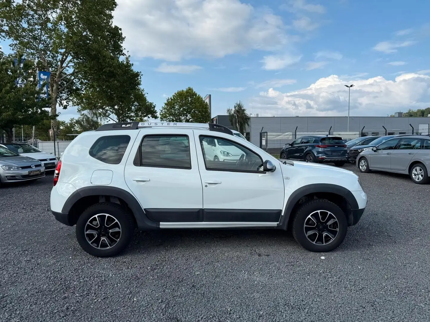 Dacia Duster I Urban Explorer 4x2 Weiß - 2