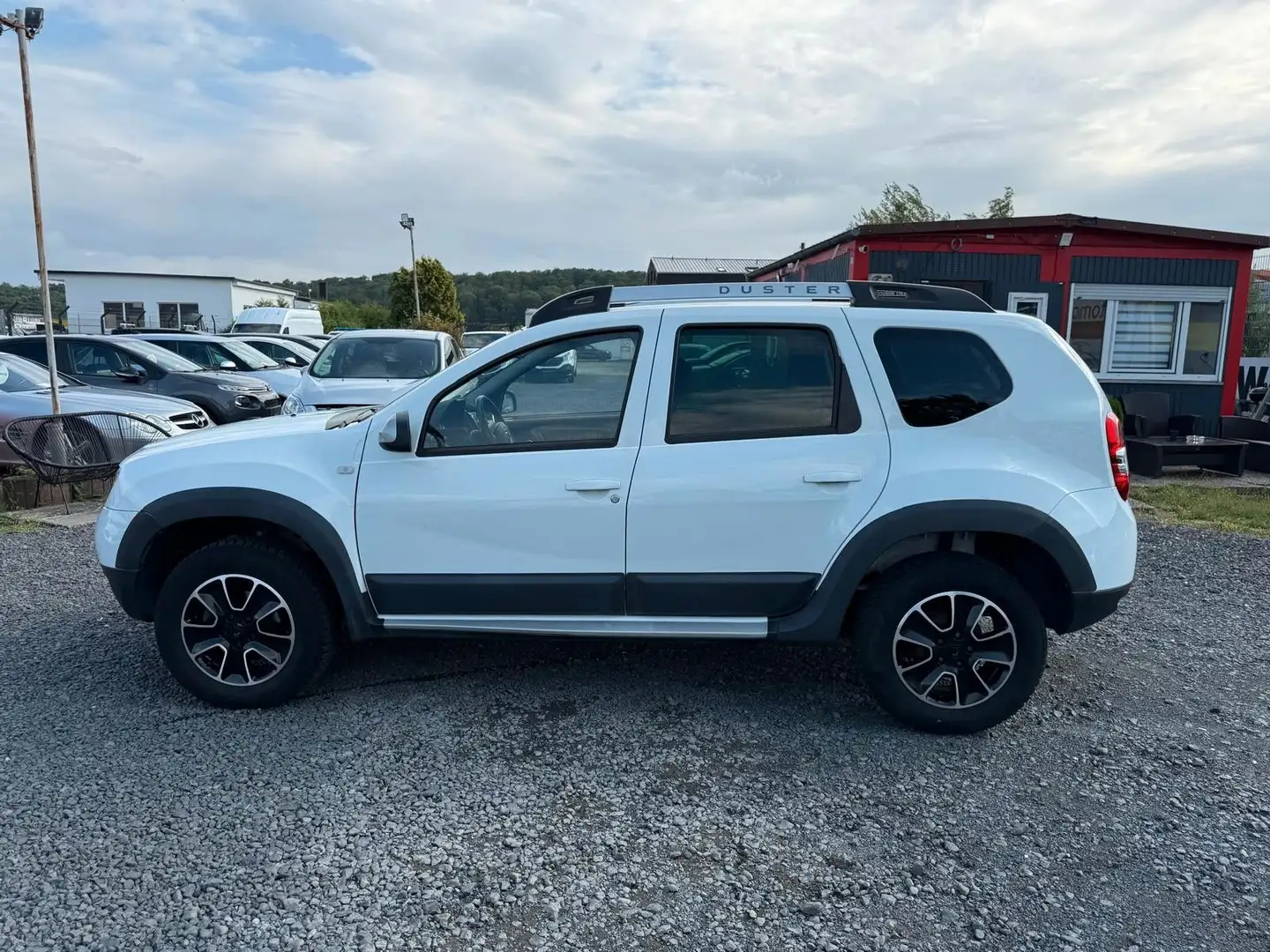 Dacia Duster I Urban Explorer 4x2 Weiß - 1