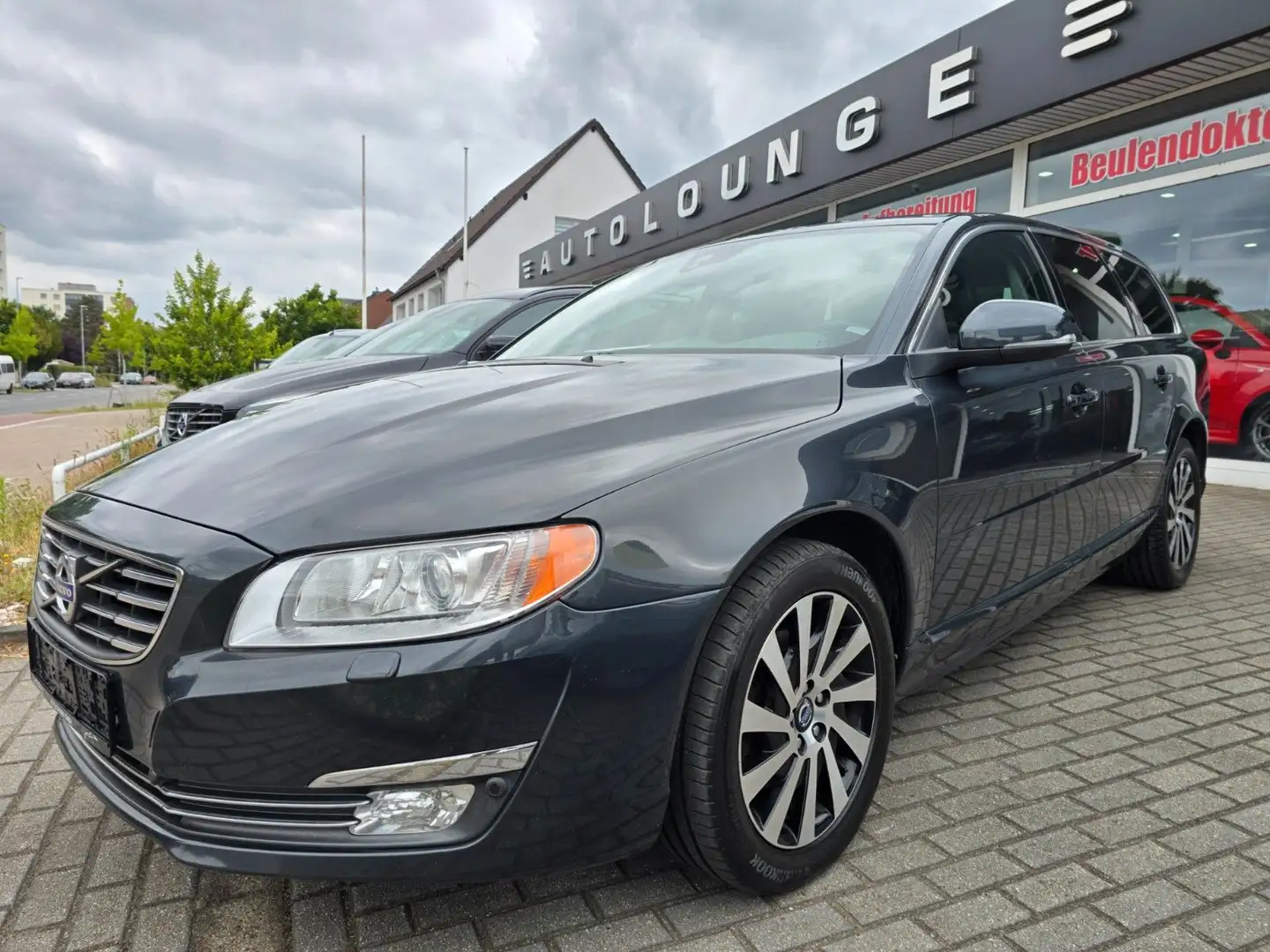 Volvo V70 Kombi Summum LEDER*AUT.*NAVI*SHZ*PDC*AHK* Grau - 2
