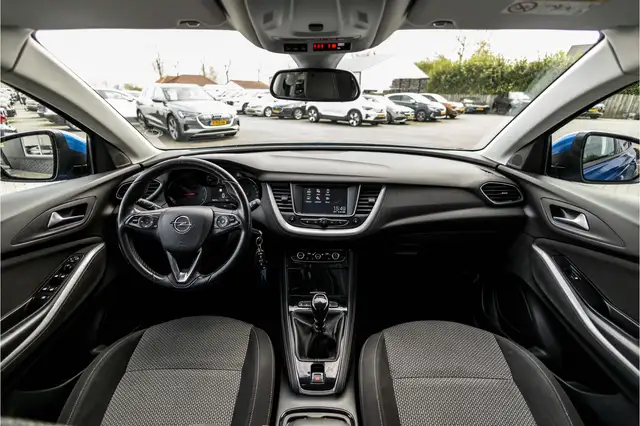 Opel Grandland X view 6