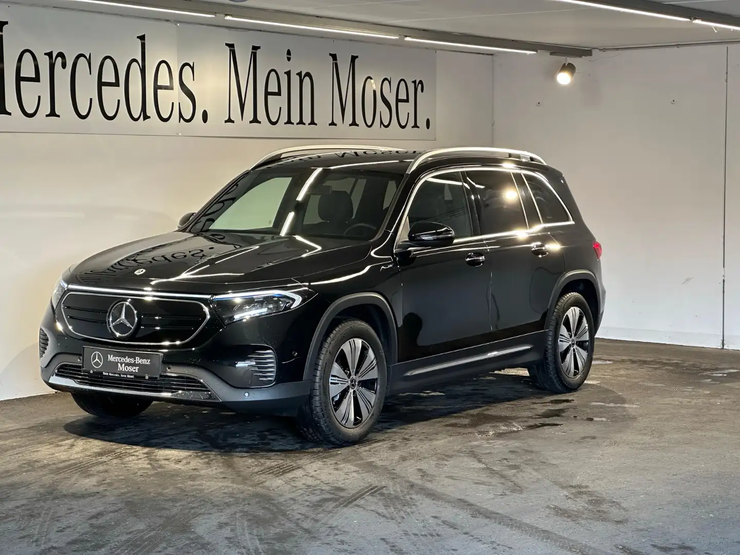 Mercedes-Benz EQB 250 Zwart - 2