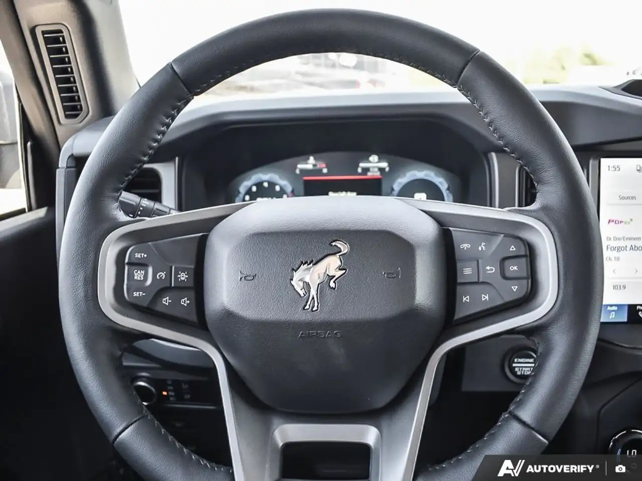 Ford Bronco photo Ford Bronco