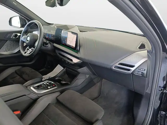 BMW 1 Series view 10