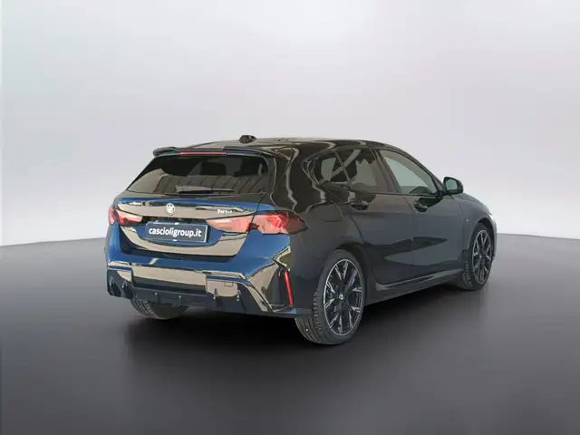 BMW 1 Series view 4