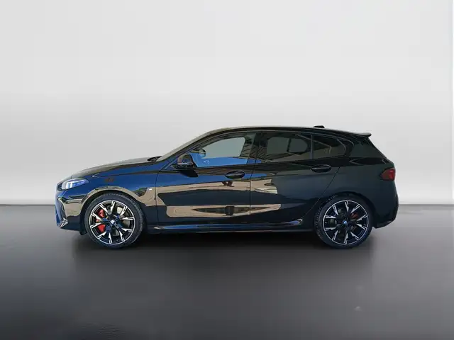 BMW 1 Series view 6