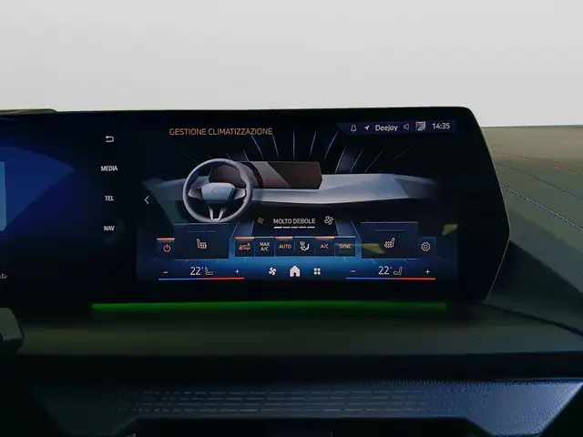 BMW 1 Series view 14