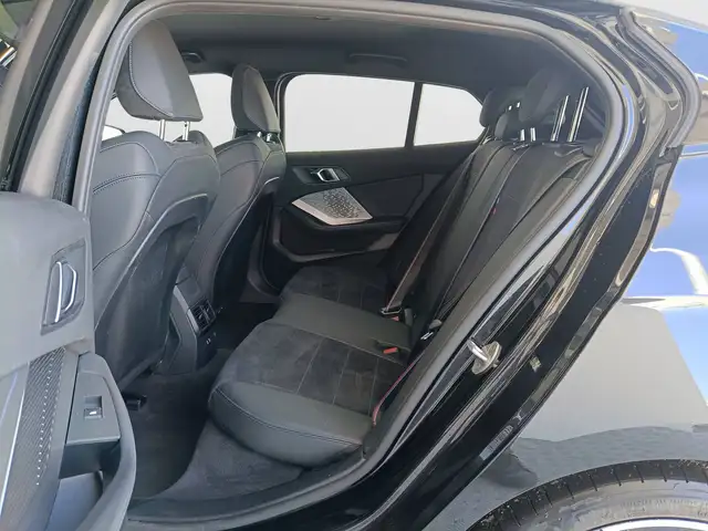 BMW 1 Series view 9
