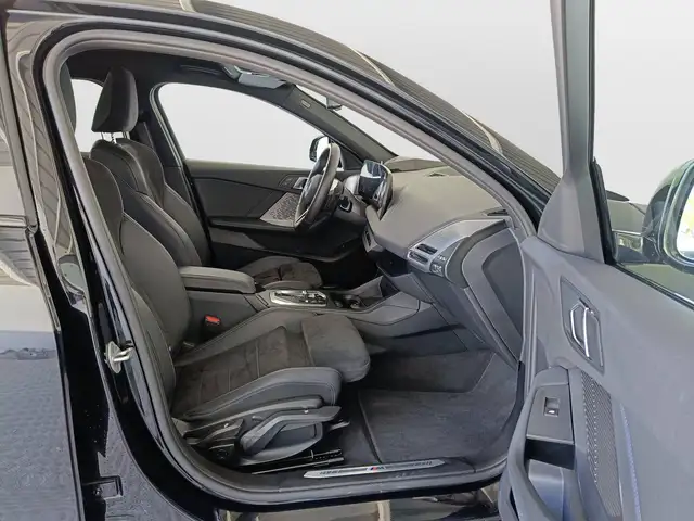 BMW 1 Series view 11