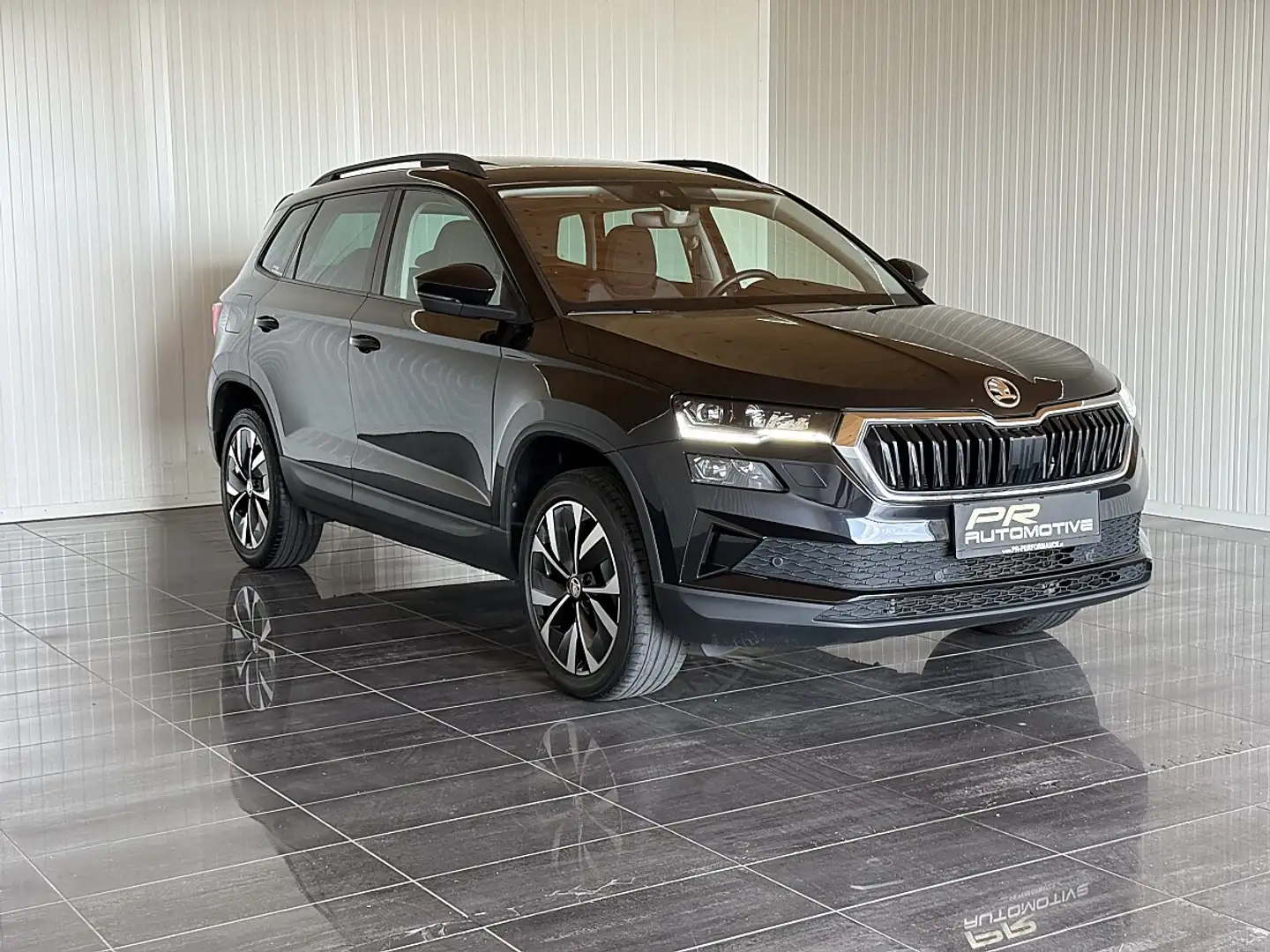 Skoda Karoq 2.0 TDI DSG Style PANO*MATRIX*AHK*AMBIENTE*ACC*LED Schwarz - 2