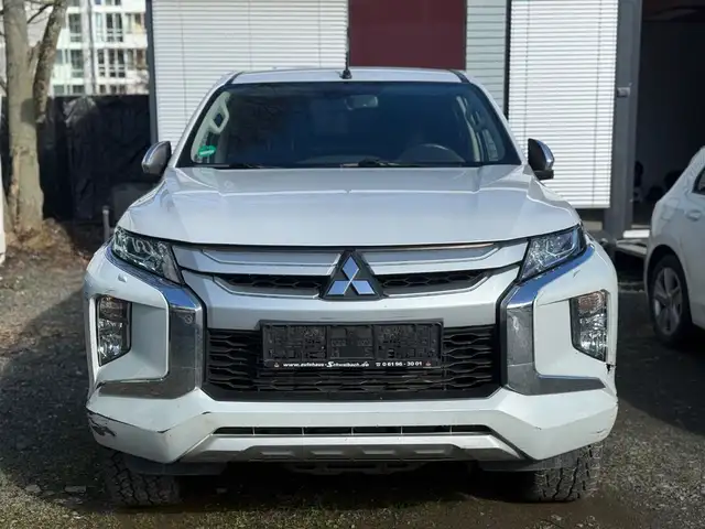 Mitsubishi L200 Plus Club Cab 4WD *MOTORSCHADEN*