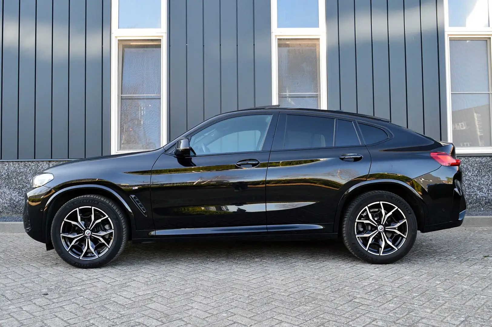 BMW X4 xDrive20i M-Sport Business Edition Plus Rijklaarpr Zwart - 2