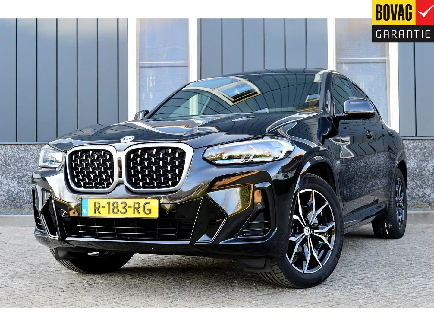 BMW X4 xDrive20i M-Sport Business Edition Plus Rijklaarpr Zwart - 1