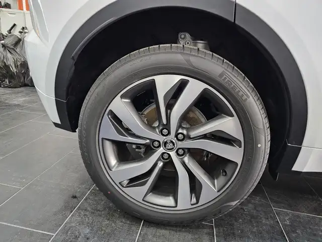 Jaguar E-Pace view 15