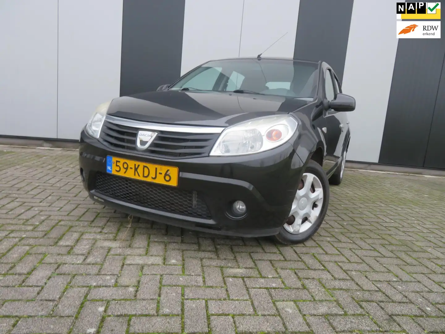 Dacia Sandero 1.2 Lauréate Schwarz - 1