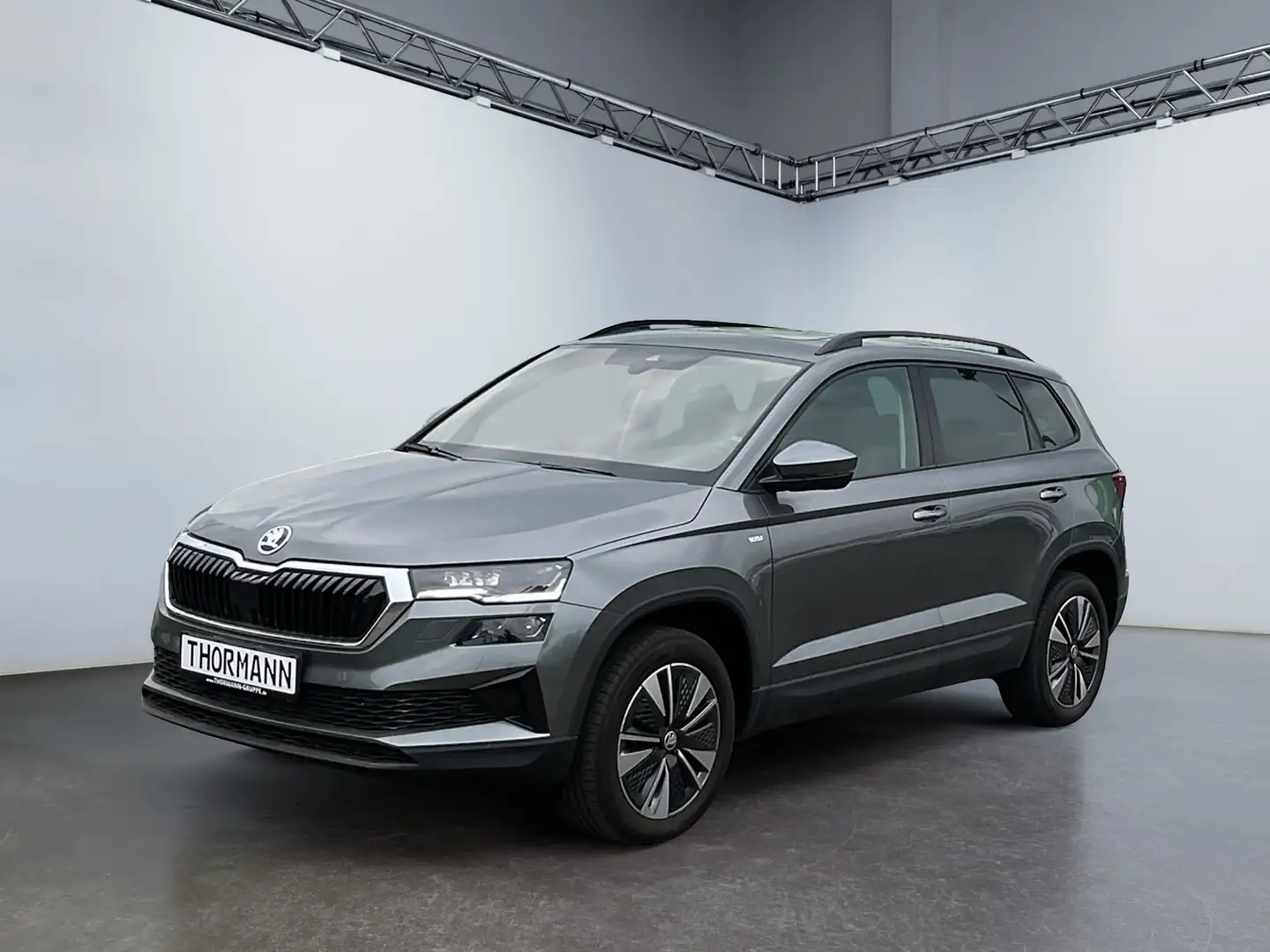 Skoda Karoq Tour 2.0 TDI Pano 4xSHZ AHK MATRIX KAM LM Szary - 2