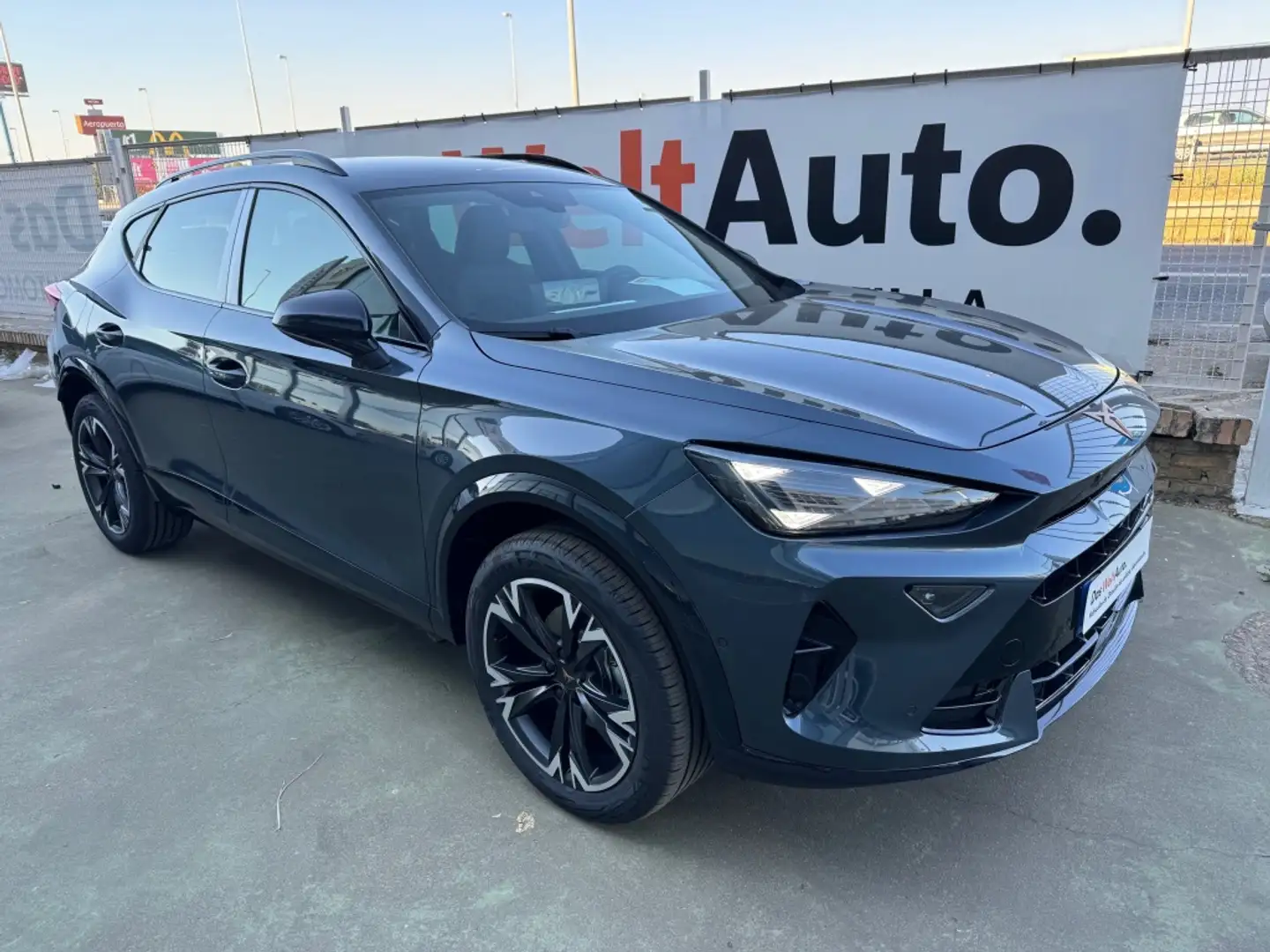 CUPRA Formentor 1.5 eTSI 150 DSG Gris - 2