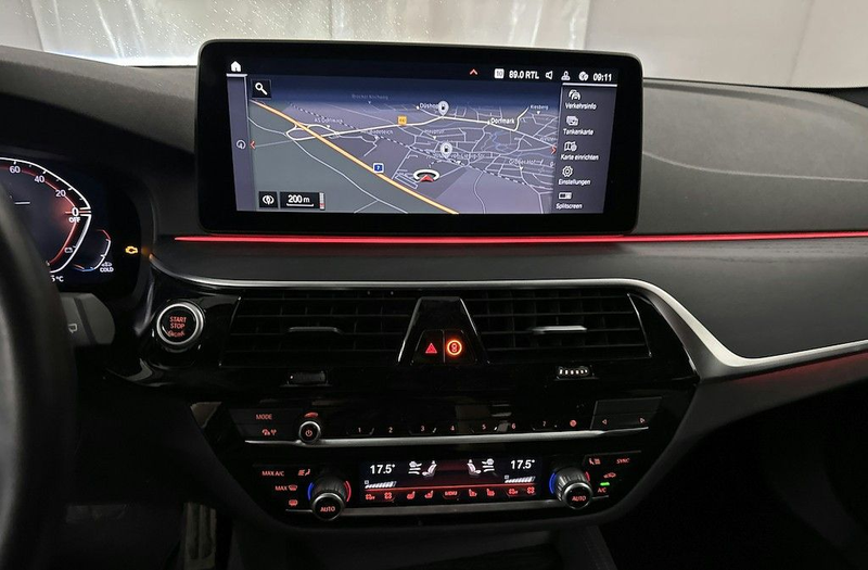 BMW 520 d T xDr M Sportpaket AHK HK Leder Laser HUD — photo 8
