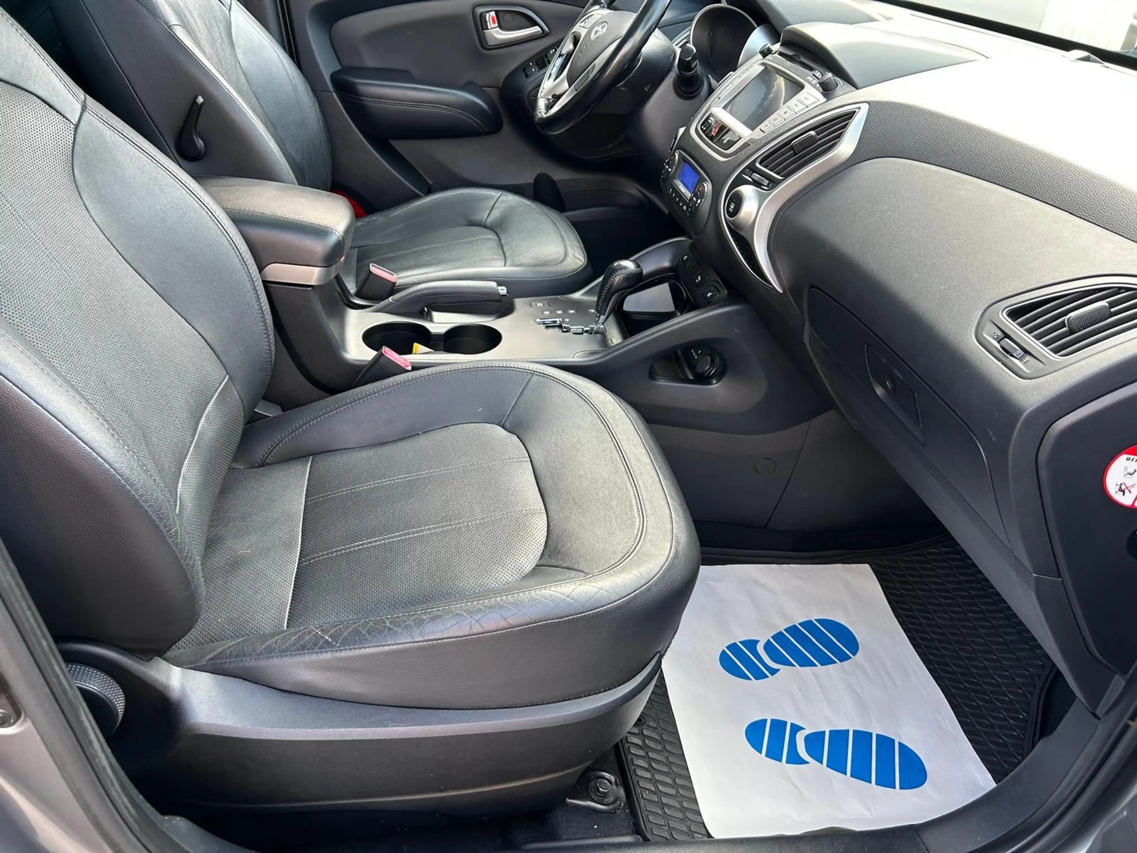 Hyundai iX35 Premium AWD/AUT/PANO/AHK/LEDER/NAVI/SHZ — photo 14