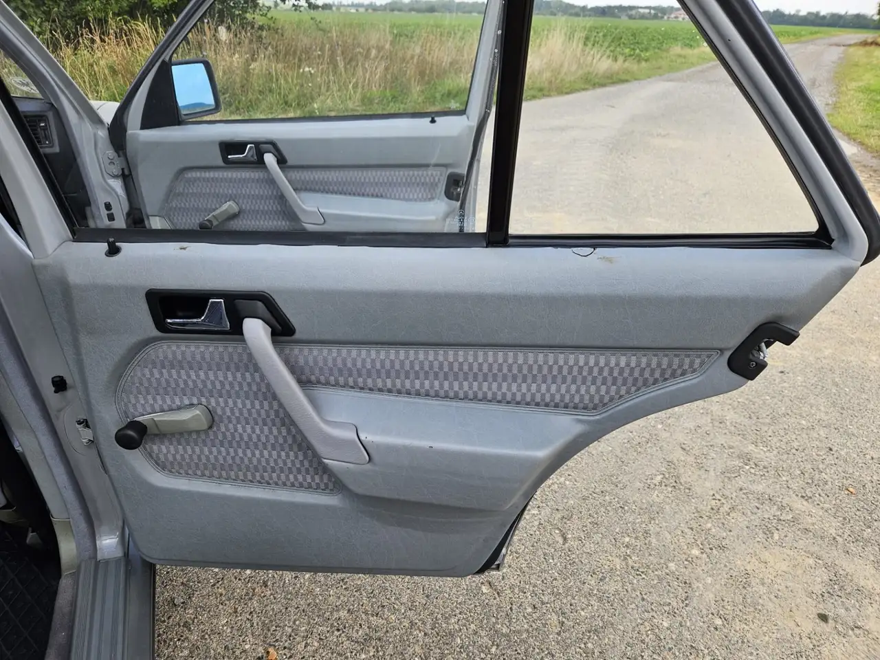 Mercedes-Benz 190 E, foto 10